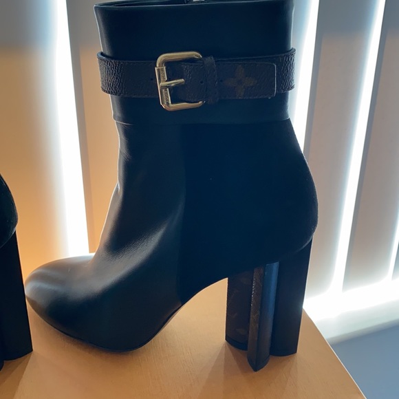 Louis Vuitton low heel black boots - Picture 4 of 5